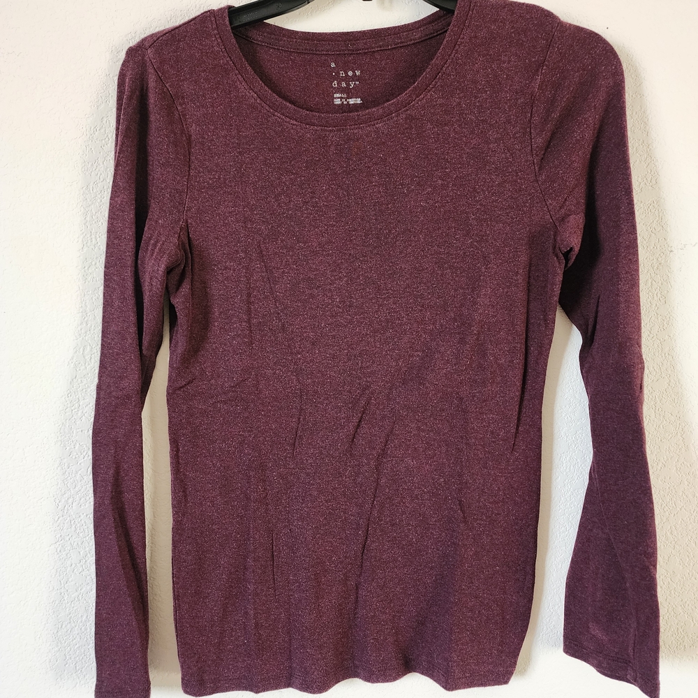 A New Day Junior's Long Sleeve Maroon Top Size: Small